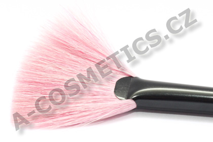 detail vlasu Vějíř - syntetický kosmetický štětec SC 125-5