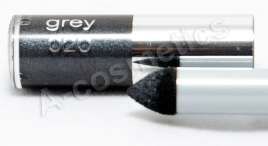 detail vlasu Oční stíny v tužce - Eye Shadow Monomatic - 020 Grey